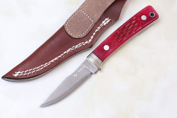 Hattori KD30-841R Cowry X Damascus Little Wild Hunters (Clip Point, Strawberry Red Bone Handle) - JapaneseKnifeDirect.Com