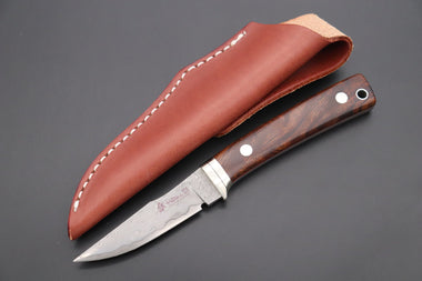 Hattori 傘 SAN Limited Edition SAN-79I Limited Cowry-X Damascus Little Hunter (Clip Point, Desert Ironwood Handle)