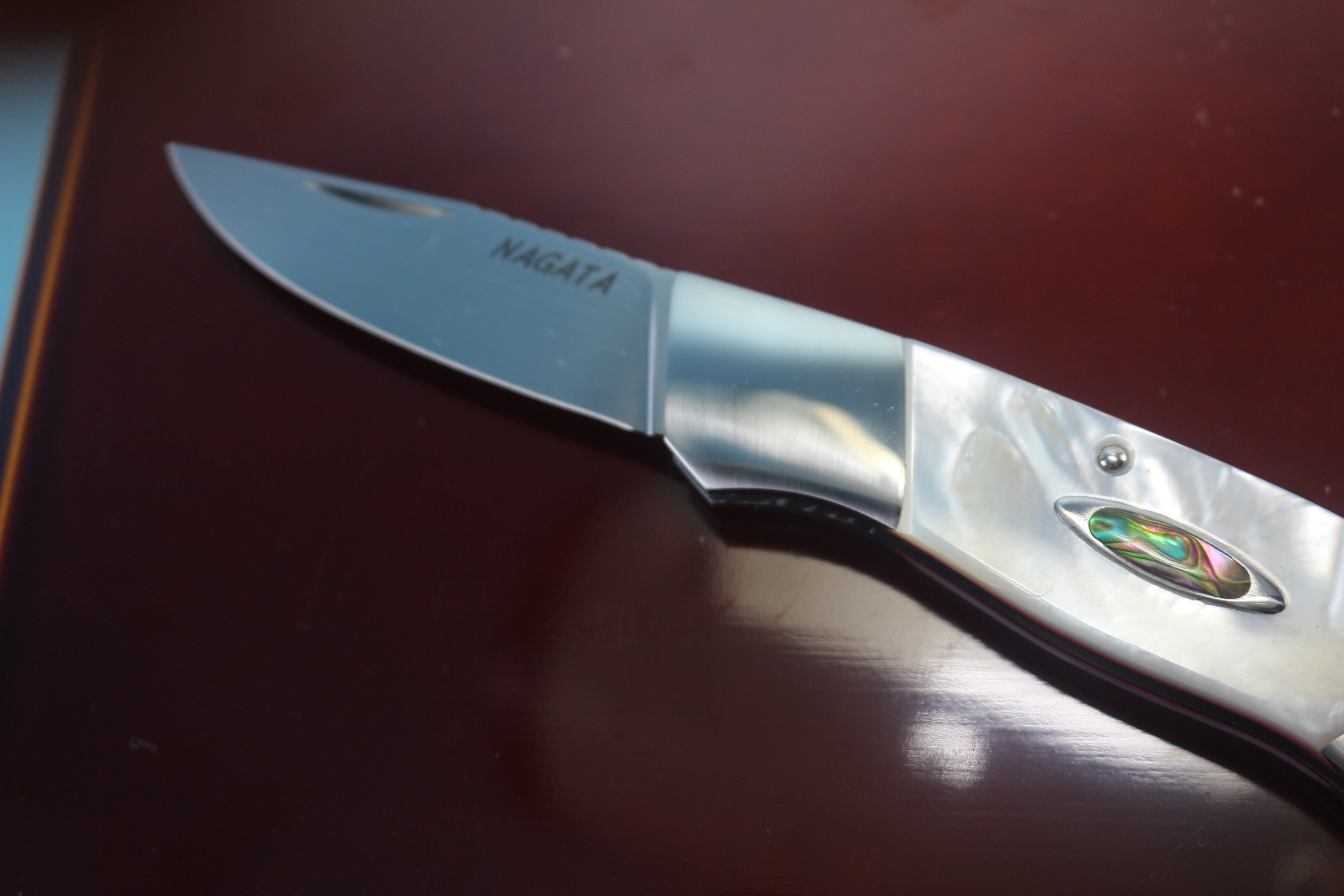 Back Lock Folder Ikuo Nagata IN-75 RWL-34 Back-Lock Folder, White MOP Handle