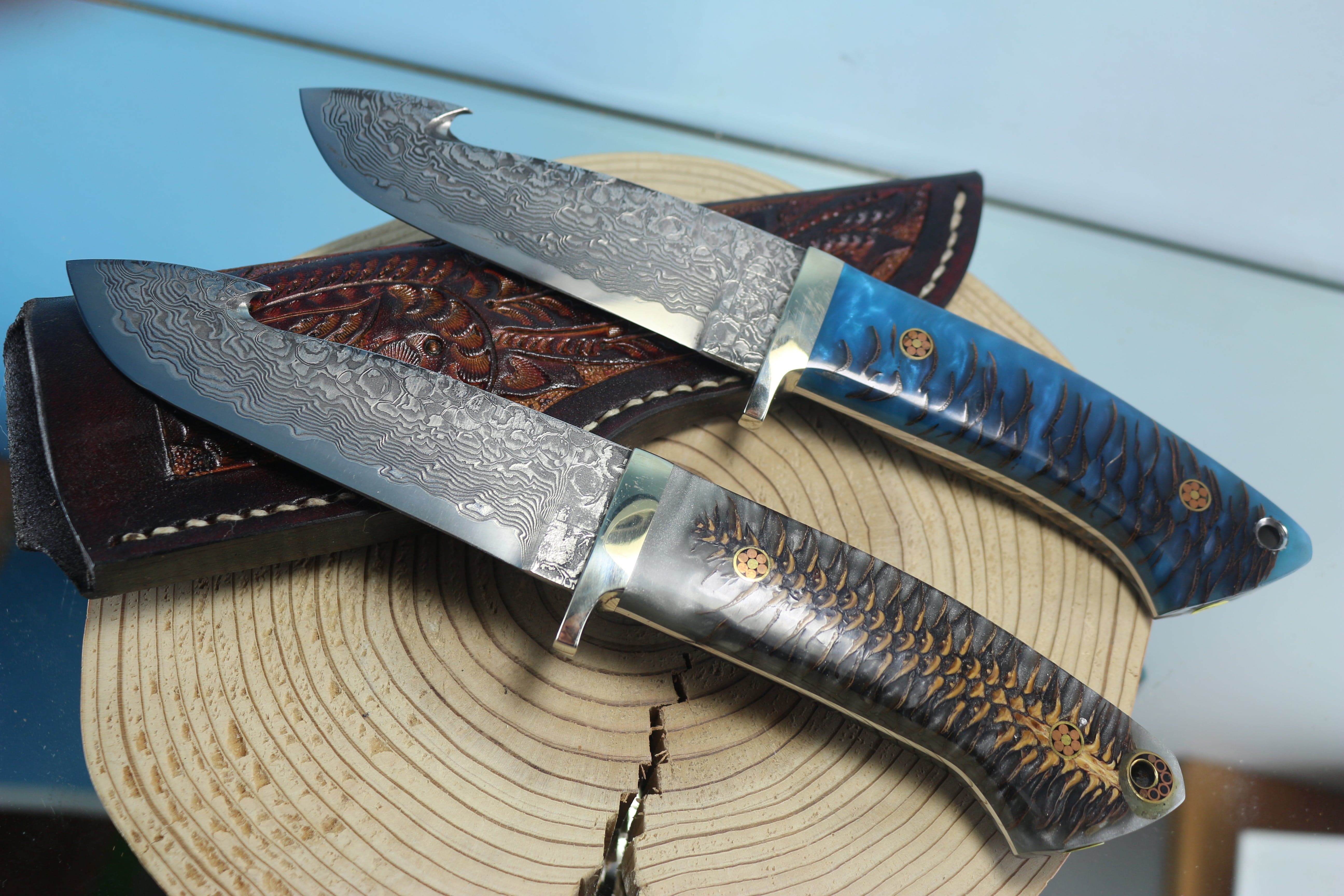 Handmade Damascus Hunting Knife With Gut Hook & Sheath